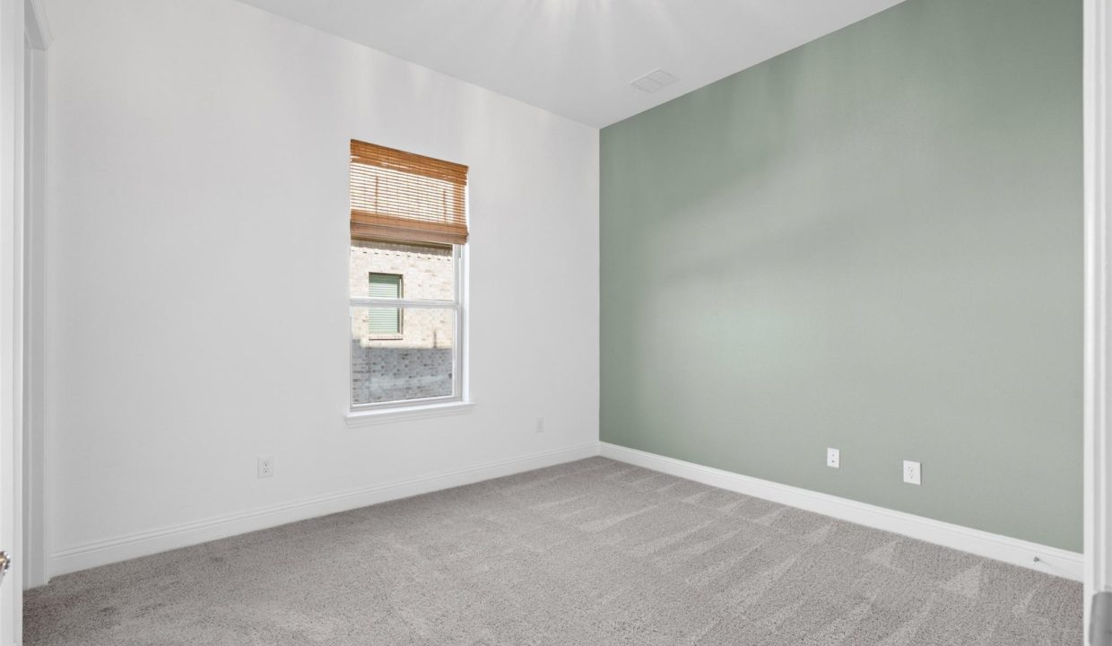05-1014-ember-crest-bedroom