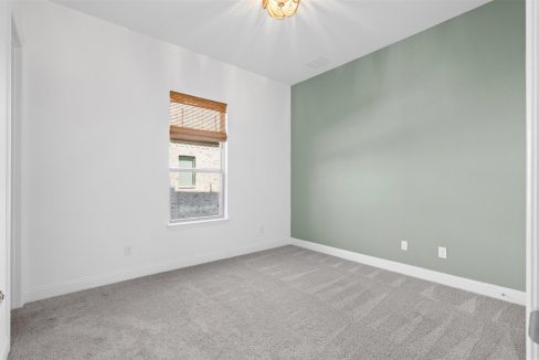 05-1014-ember-crest-bedroom