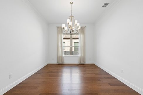 07-1014-ember-crest-dining-room
