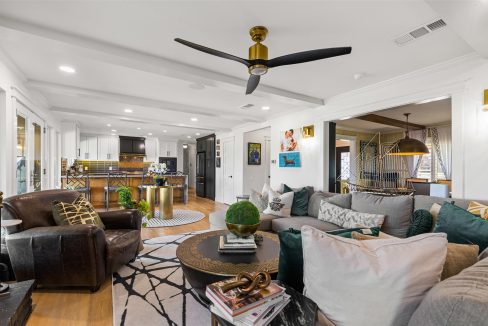 10-3204-bouvier-st-rowlett-tx-living-room-prominus-real-estate