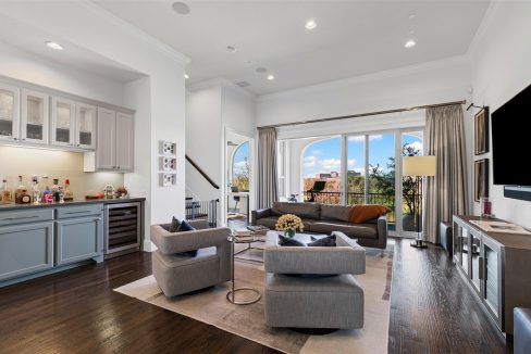 10-4887-cloudcroft-lane-irving-tx-living-room