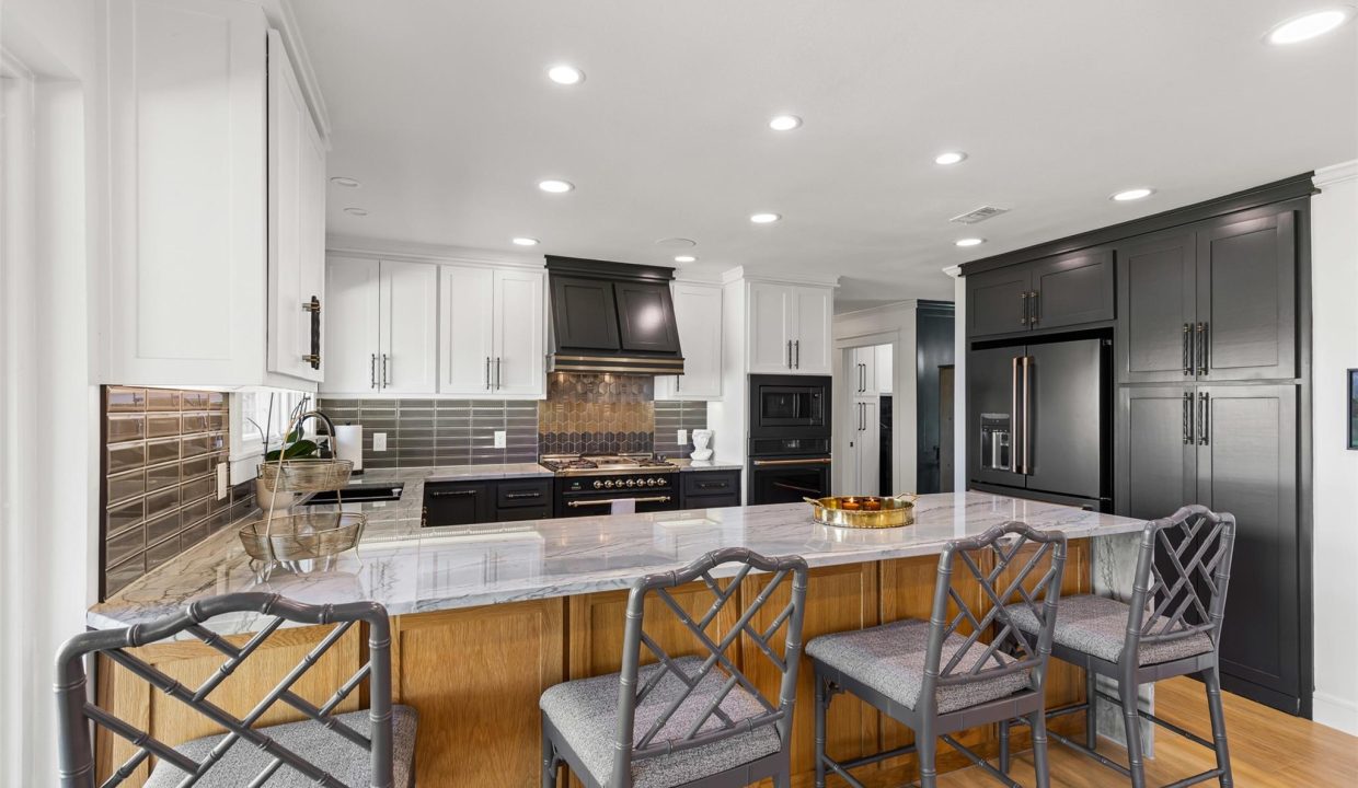 12-3204-bouvier-st-rowlett-tx-kitchen-prominus-real-estate