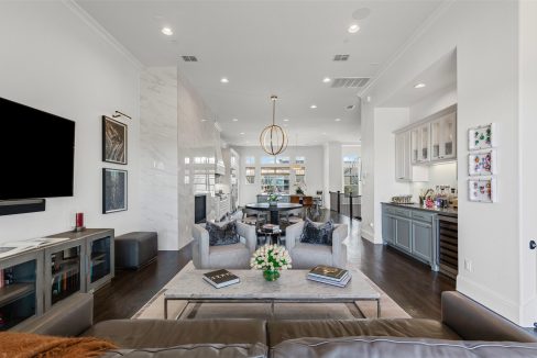 12-4887-cloudcroft-lane-irving-tx-living-room