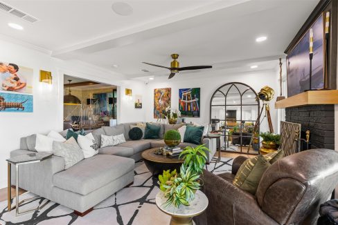 9-3204-bouvier-st-rowlett-tx-living-room-prominus-real-estate