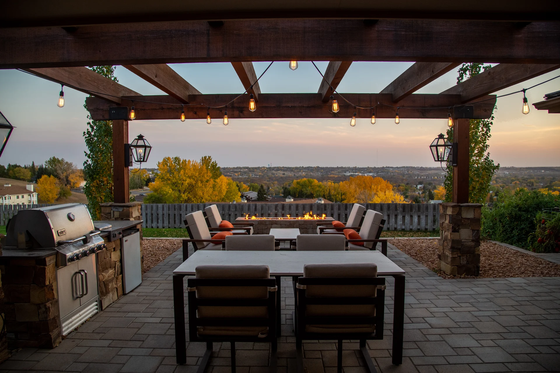 How to Turn Your Patio or Yard into the Perfect Outdoor Dining Area