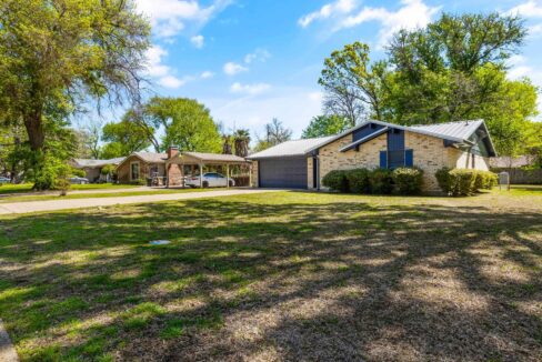 206-leighton-drive-terrell-texas-real-estate-prominus-home-side-view-2