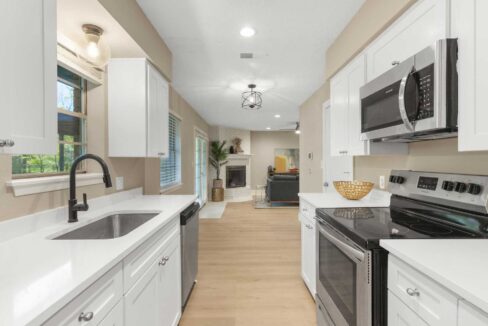 206-leighton-drive-terrell-texas-real-estate-prominus-kitchen-20