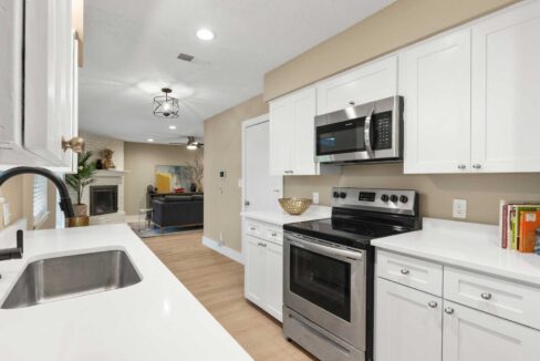 206-leighton-drive-terrell-texas-real-estate-prominus-kitchen-21