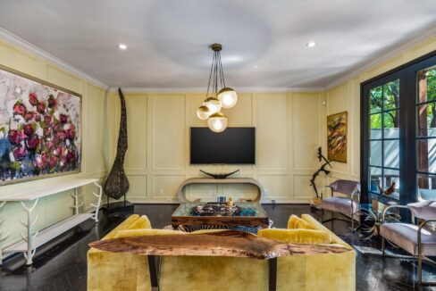 19-4646-christopher-place-dallas-living-room