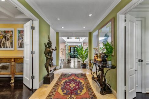 4-4646-christopher-place-dallas-foyer