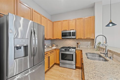 11-15759-seabolt-44-addison-tx-kitchen