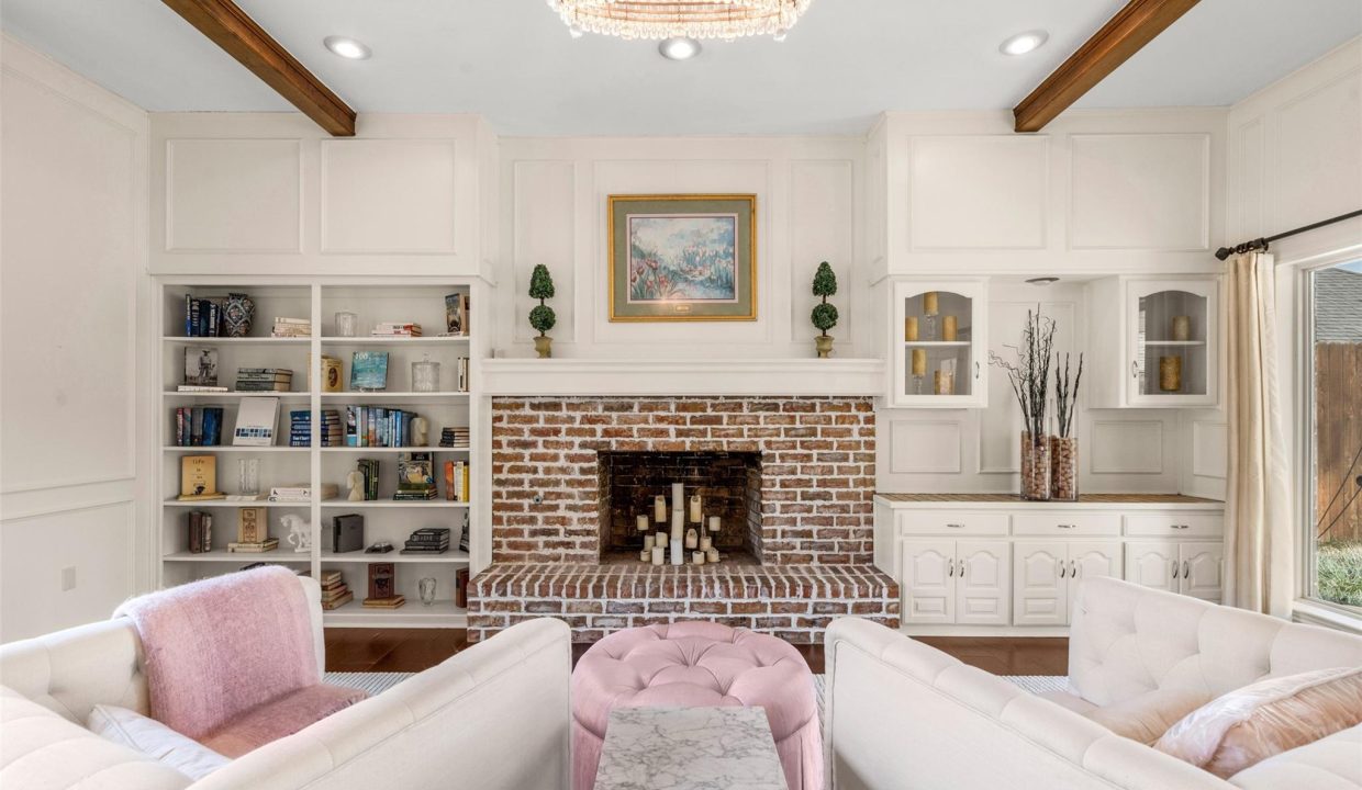 11-3007-creekview-drive-grapevine-tx-living-room