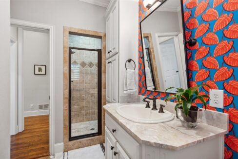 11-6247-belmont-avenue-dallas-tx-bathroom