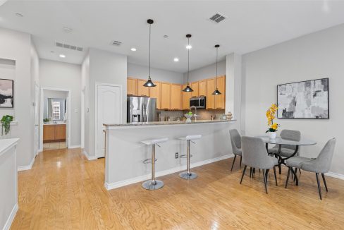 12-15759-seabolt-44-addison-tx-kitchen
