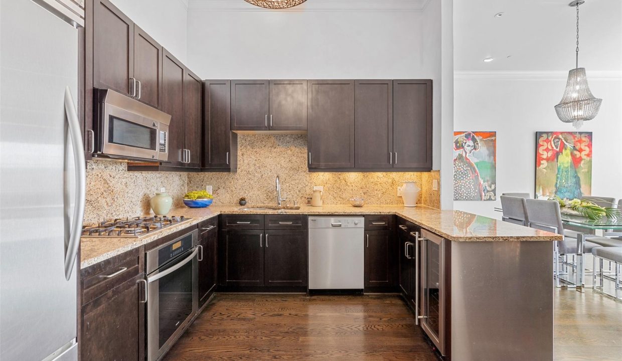 12-2300-leonard-street-505-dallas-tx-75201-kitchen