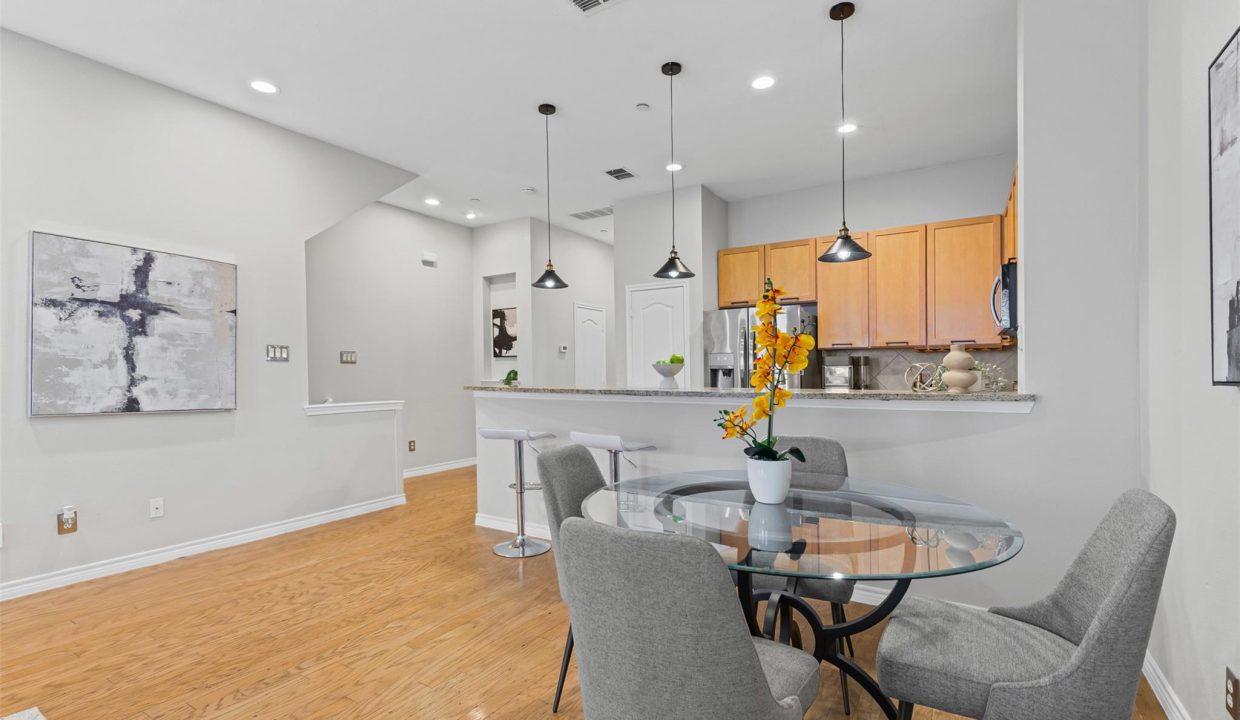 13-15759-seabolt-44-addison-tx-dining