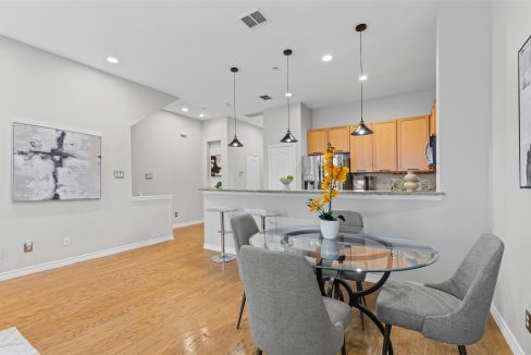 13-15759-seabolt-44-addison-tx-dining