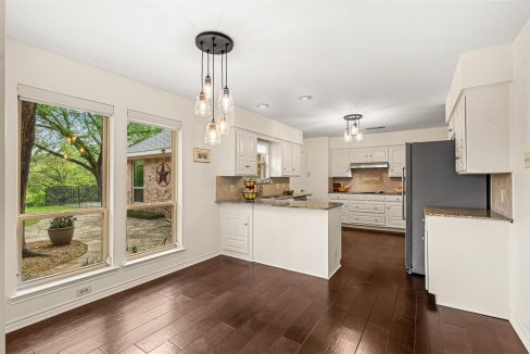 13-3007-creekview-drive-grapevine-tx-kitchen