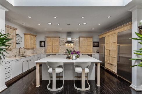 13-4646-christopher-place-dallas-kitchen