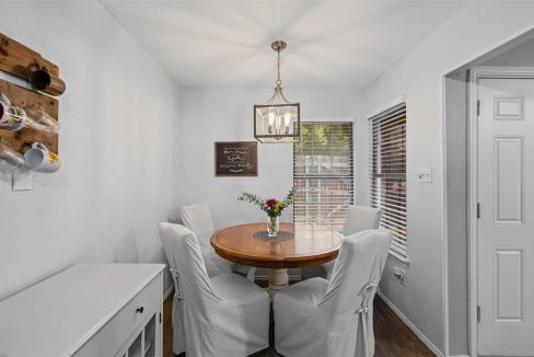13-5216-wild-horse-ct-arlington-tx-dining