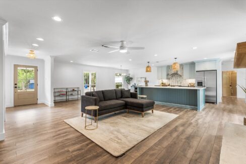 14-213-n-oaks-drive-grand-saline-tx-kitchen