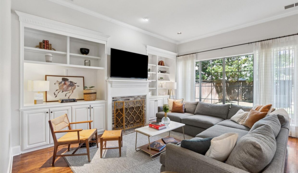 14-6247-belmont-avenue-dallas-tx-living-room
