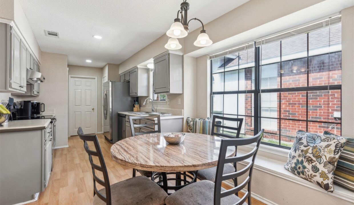 14-7021-lo-chalmers-lane-garland-tx-home-dining