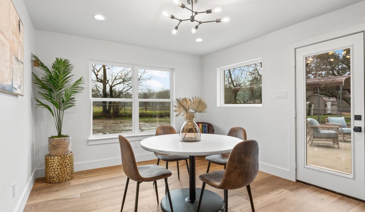 15-531-wynne-road-wills-point-tx-dining-1