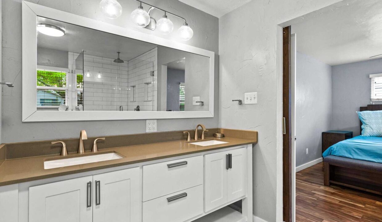 1529-mapleton-drive-dallas-bathroom-3