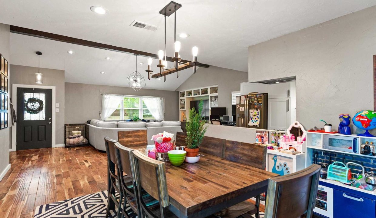 1529-mapleton-drive-dallas-dining