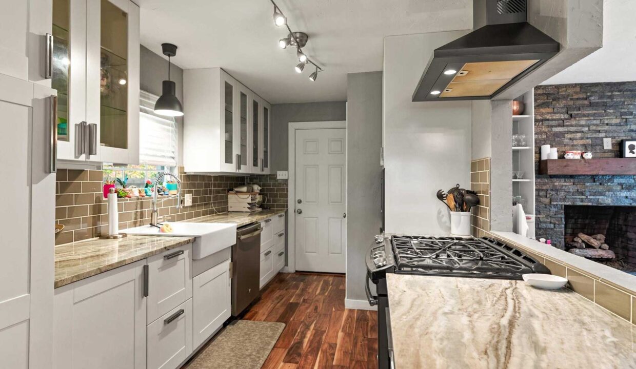 1529-mapleton-drive-dallas-kitchen-2