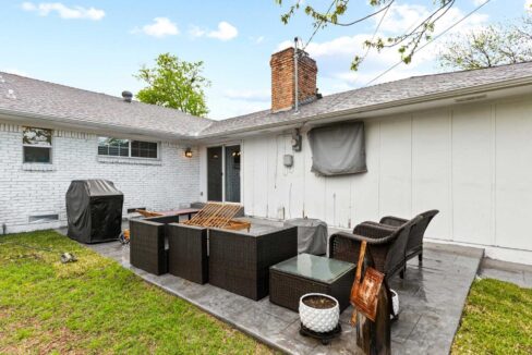 1529-mapleton-drive-dallas-patio