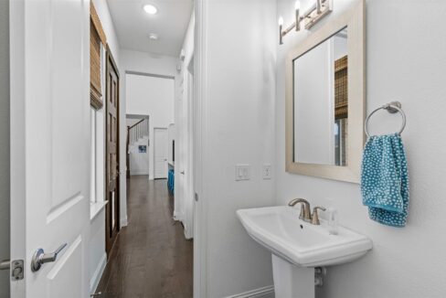 16-1306-middleton-drive-rockwall-tx-bathroom