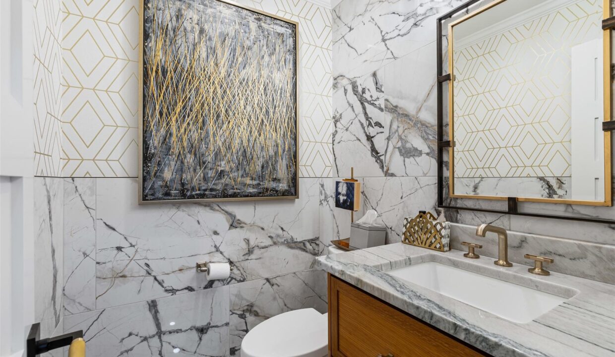 16-3204-bouvier-st-rowlett-tx-bathroom-prominus-real-estate