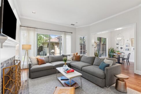 16-6247-belmont-avenue-dallas-tx-living-room