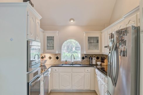 17-5314-mercedes-avenue-dallas-tx-kitchen