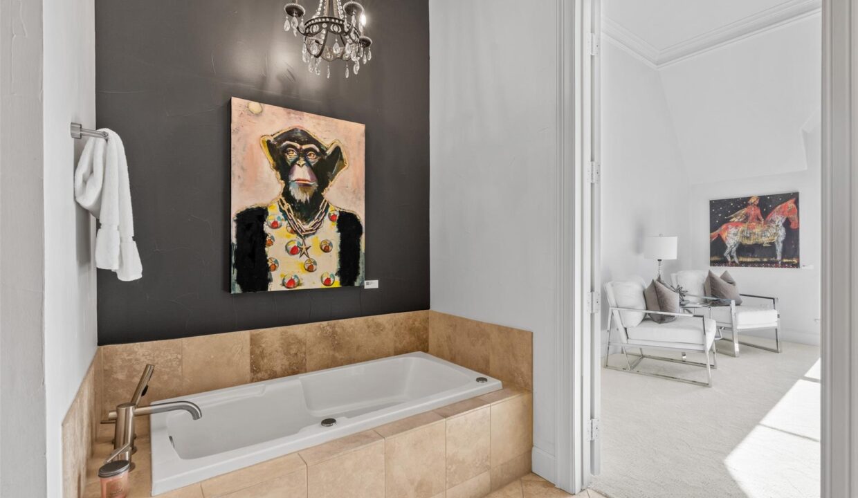 18-2300-leonard-street-505-dallas-tx-75201-bath