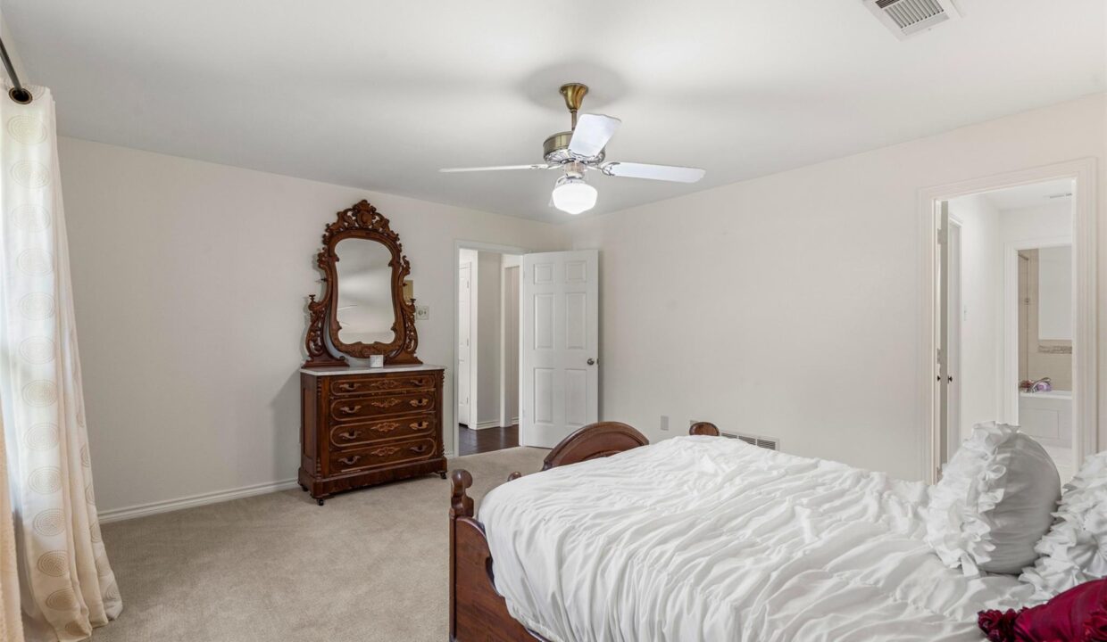 19-3007-creekview-drive-grapevine-tx-bedroom