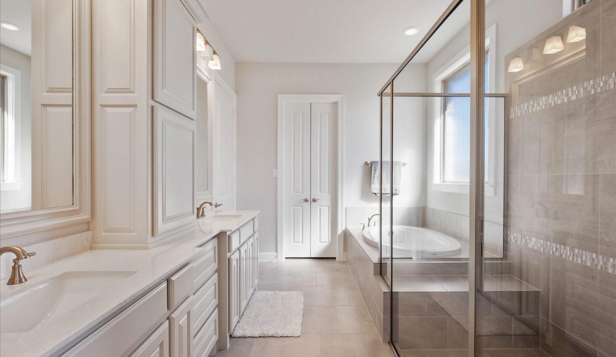 20-2419-portwood-way-fort-worth-tx-bathroom