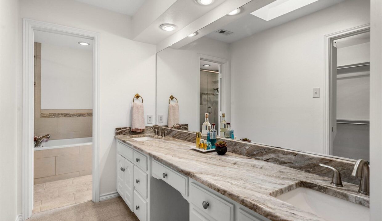 20-3007-creekview-drive-grapevine-tx-bathroom