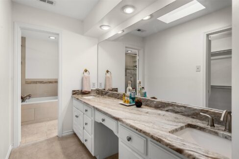 20-3007-creekview-drive-grapevine-tx-bathroom