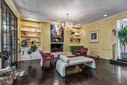 20-4646-christopher-place-dallas-living-room