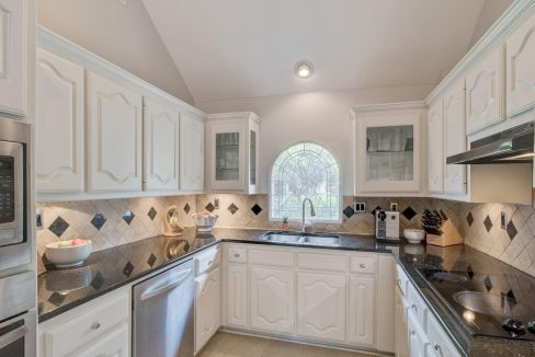20-5314-mercedes-avenue-dallas-tx-kitchen