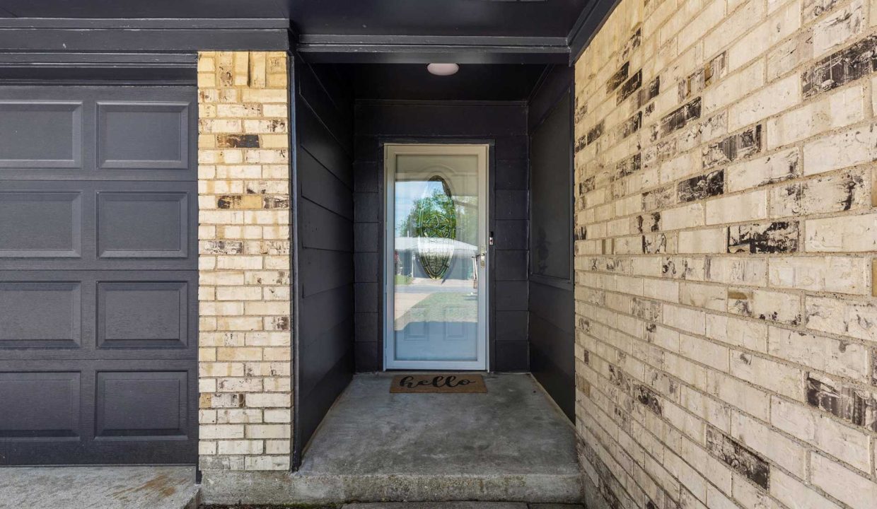 206-leighton-drive-terrell-texas-real-estate-prominus-entry-9