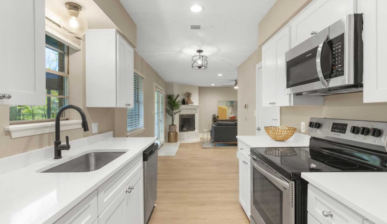 206-leighton-drive-terrell-texas-real-estate-prominus-kitchen-20