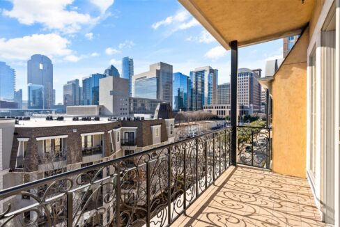 21-2300-leonard-street-505-dallas-tx-75201-balcony