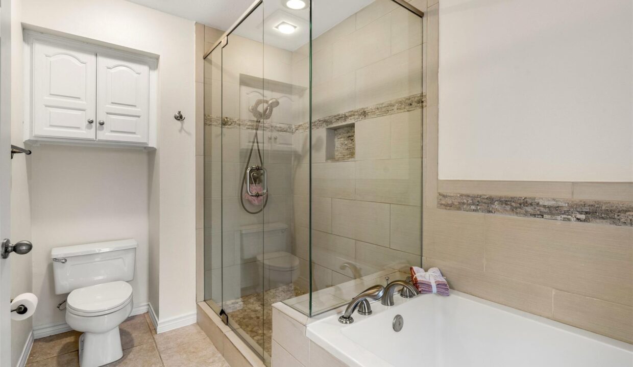 21-3007-creekview-drive-grapevine-tx-bathroom