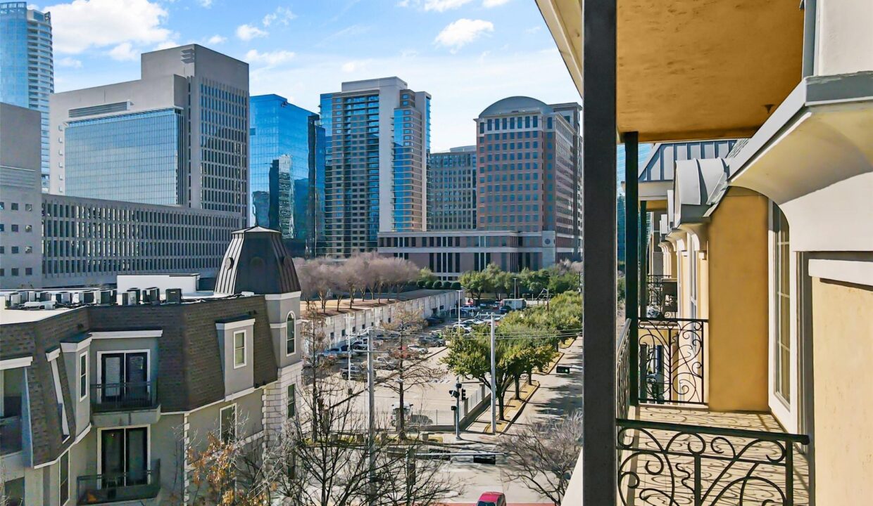 2300 Leonard Street 505 Dallas TX city view