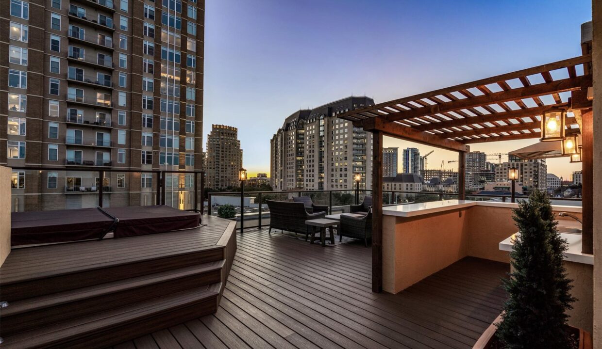 23-2300-leonard-street-505-dallas-tx-75201-rooftop