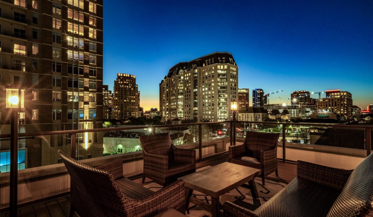 25-2300-leonard-street-505-dallas-tx-75201-rooftop